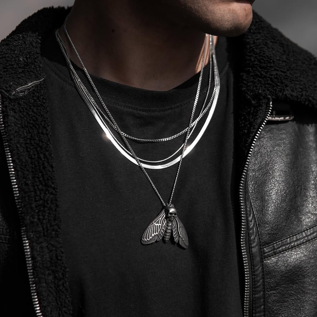 Darkwing Pendant (with Lightweight Chain)