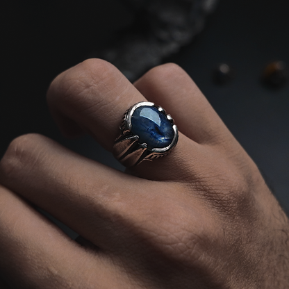 Thunder Vein (Sapphire Gemstone)