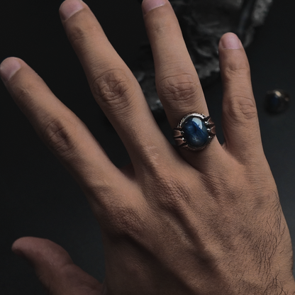 Thunder Vein (Sapphire Gemstone)