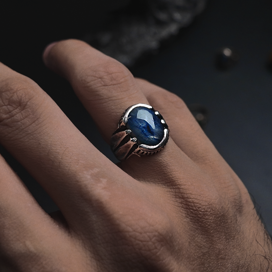 Thunder Vein (Sapphire Gemstone)