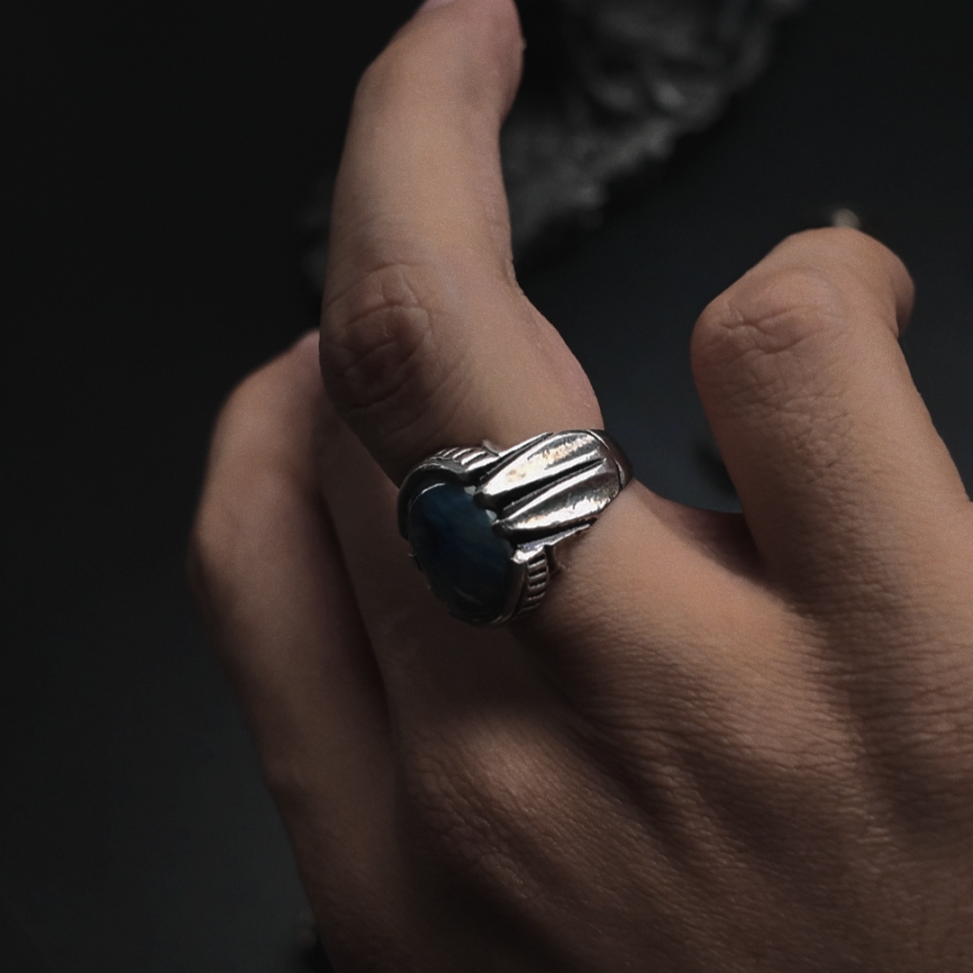 Thunder Vein (Sapphire Gemstone)