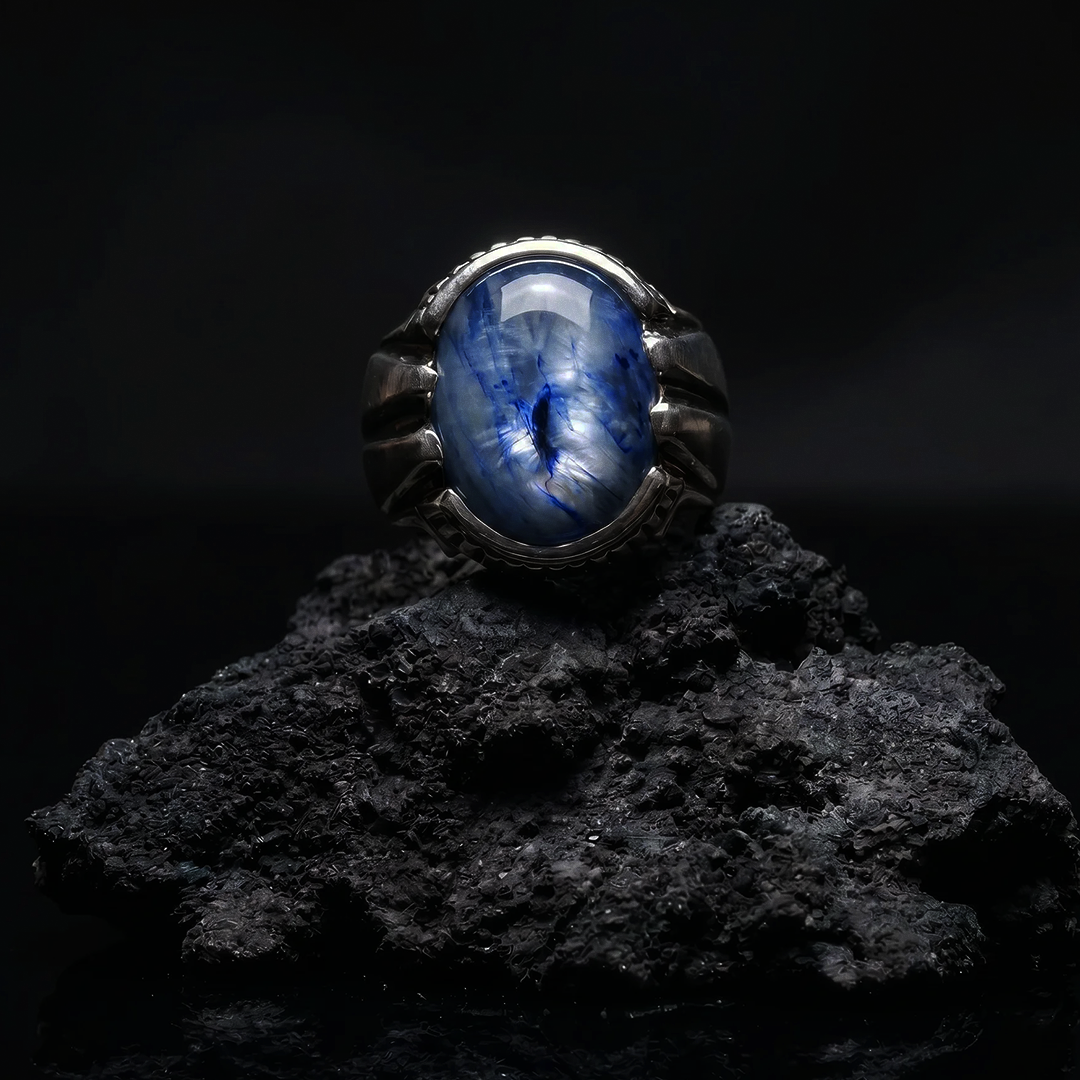 Thunder Vein (Sapphire Gemstone)