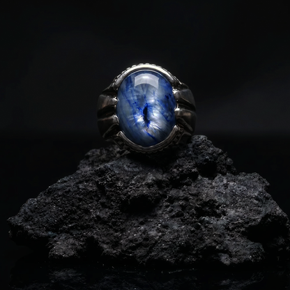 Thunder Vein (Sapphire Gemstone)
