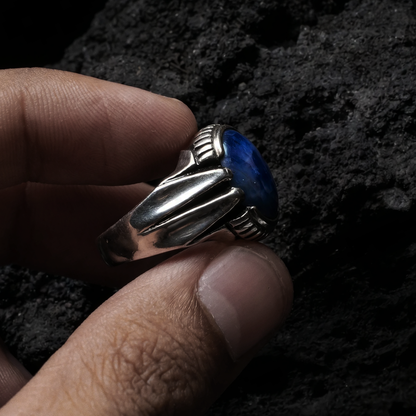 Thunder Vein (Sapphire Gemstone)